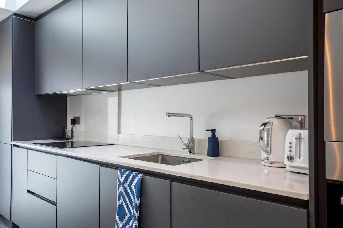 Stylish 2-Bed Flat In The Heart Of West Hampstead Apartamento Londres Exterior foto