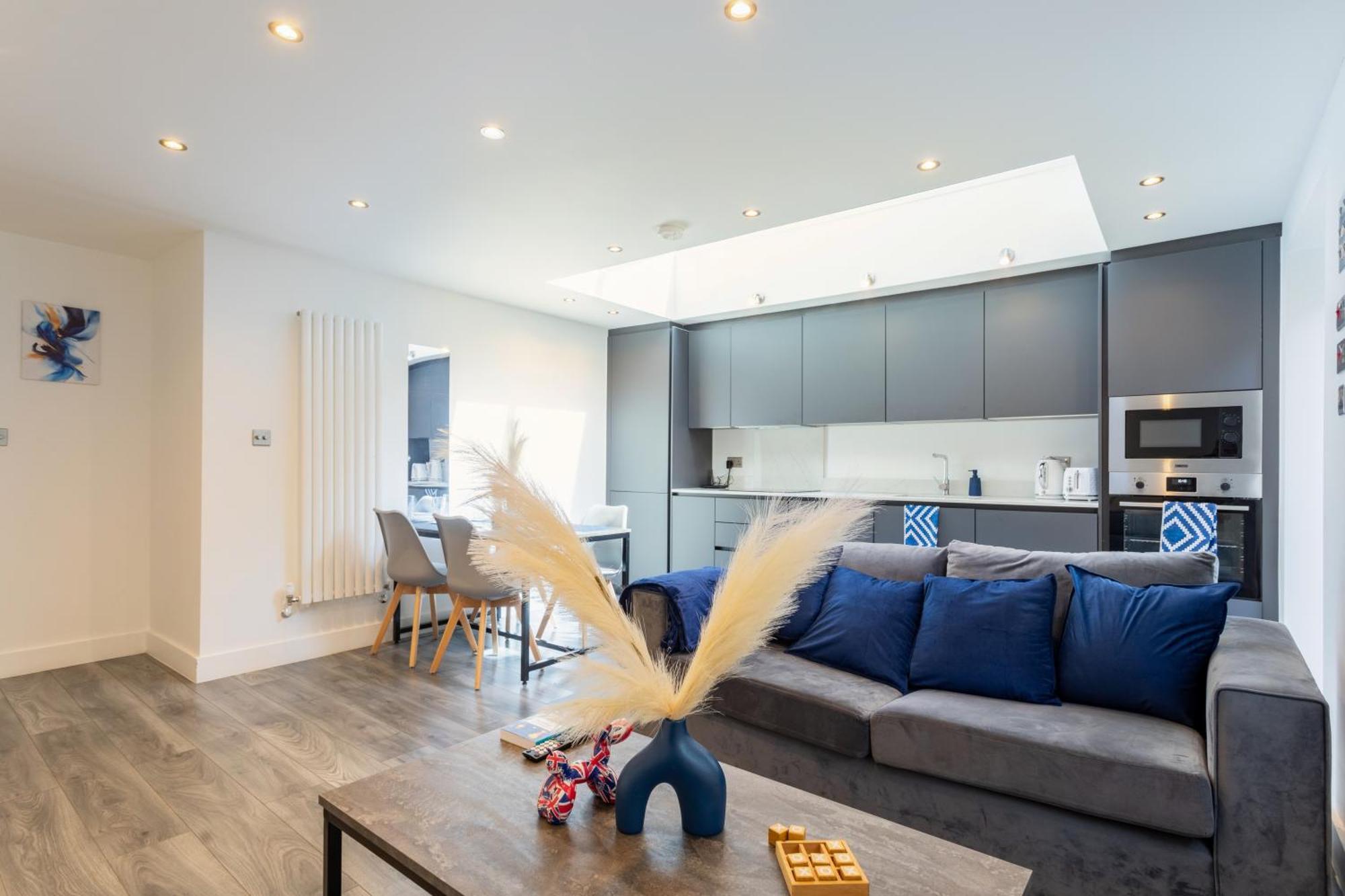 Stylish 2-Bed Flat In The Heart Of West Hampstead Apartamento Londres Exterior foto